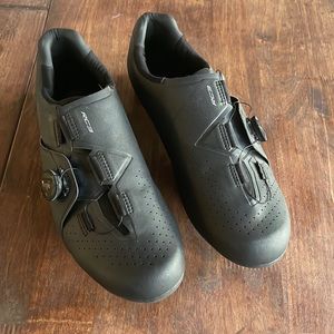 Shimano RC3 road cycling shoes